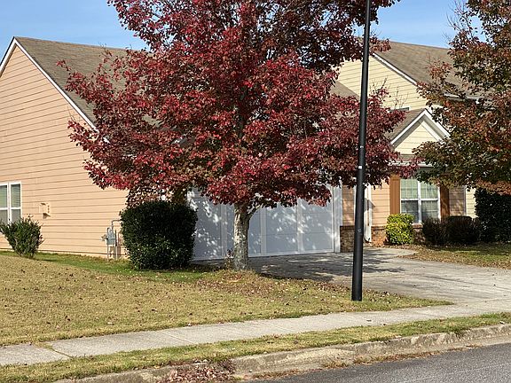 2nd image of 186 Laurelton Cir