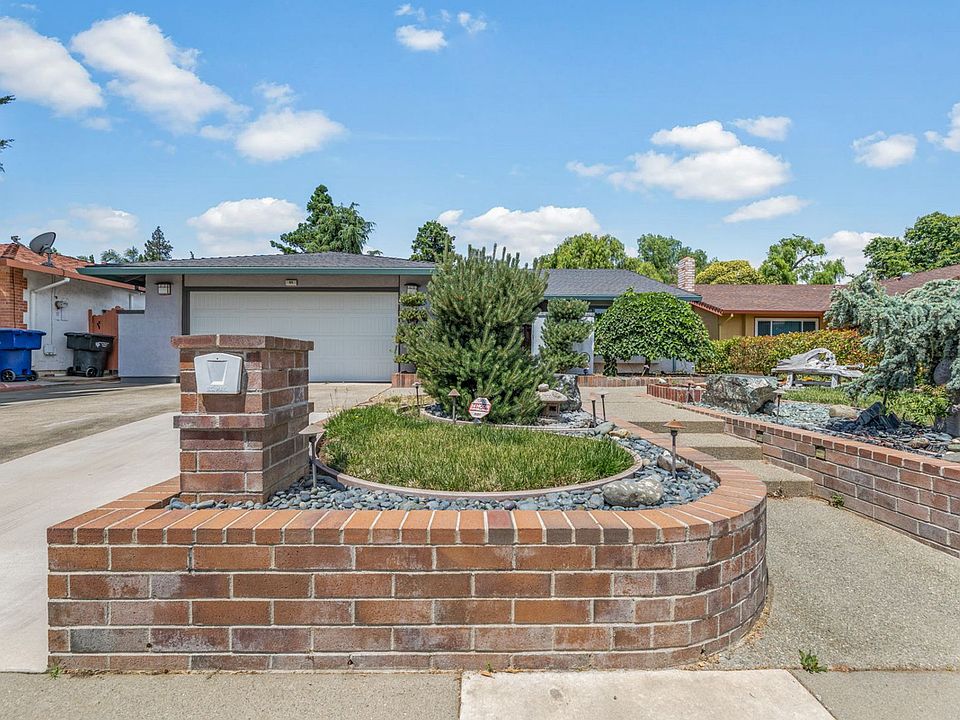 1st image of 44 Del Vista Cir