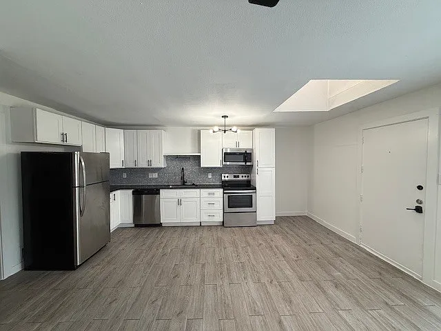 1 bed, 1.0 bath, 625 sqft, $1,199 — Photo 1