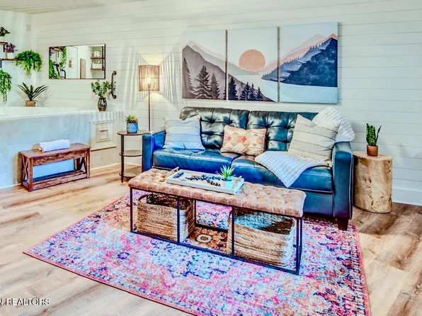 306 Baskins Creek Rd Unit 3-A, Gatlinburg, TN 37738