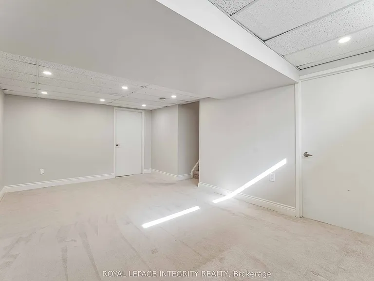 7 Windhurst Dr — Photo 21