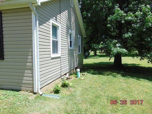 3rd image of 261 Lyons Dr