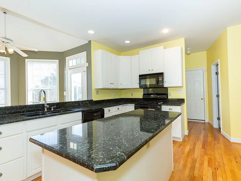180 Muirfield Ct — Photo 15