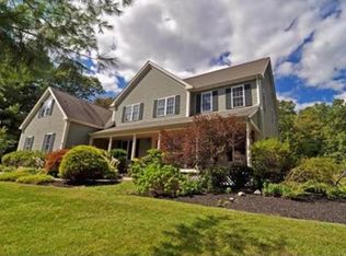 25 Vincent Rd, Mendon, MA 01756