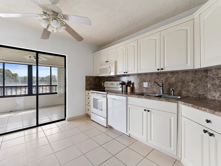 7507 La Paz Blvd #407 — Photo 10