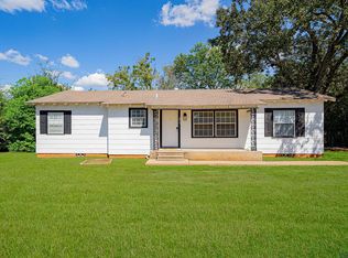 3215 Stone Rd, Kilgore, TX 75662