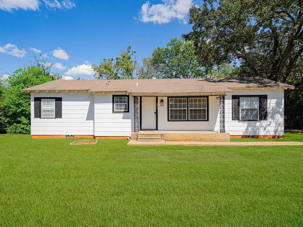 3215 Stone Rd, Kilgore, TX 75662