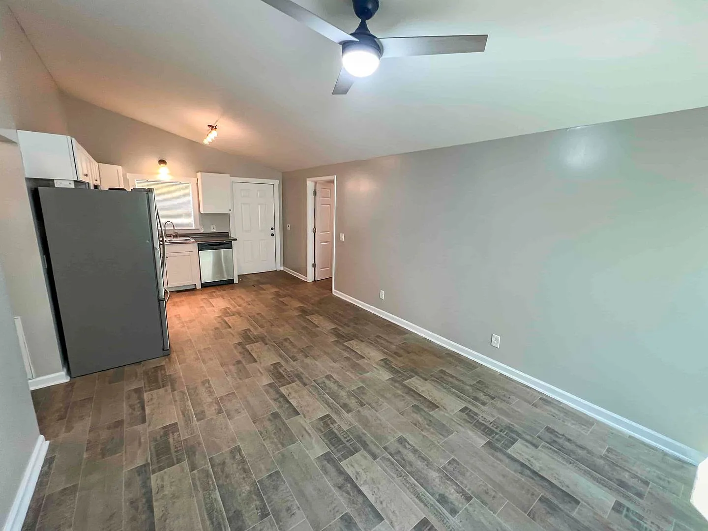 Fantastic Like New 3 BR/1 BA Ranch in Cartersville! — Photo 3