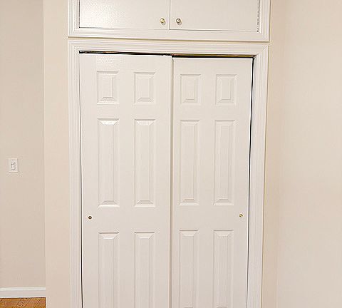 5th image of 361 W 51st St APT 2R
