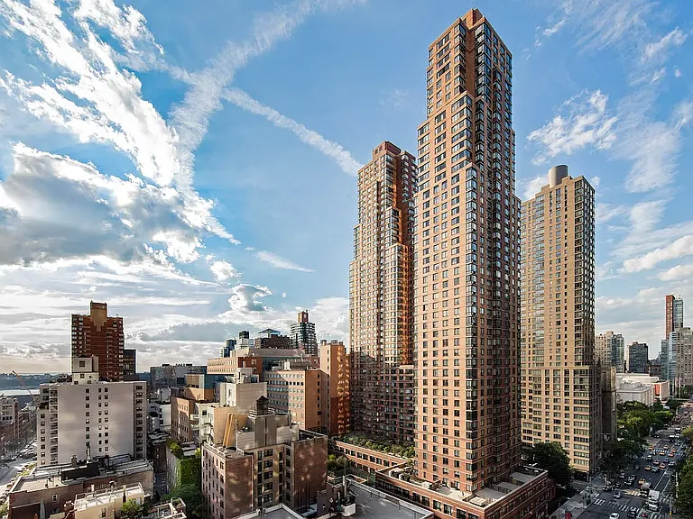 Columbus Cir #S44D — Photo 13