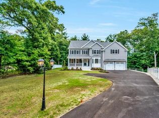 15 Dennis Dr, Burlington, MA 01803