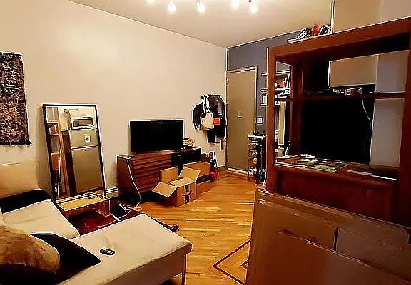 3rd image of 370 Central Ave APT 1R