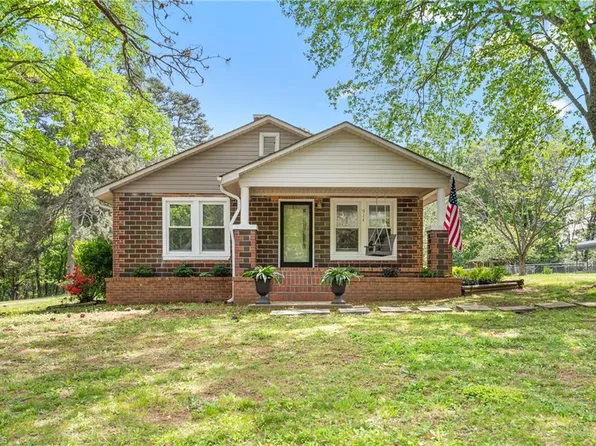 914 State Highway 62 E, Pleasant Garden, NC 27313