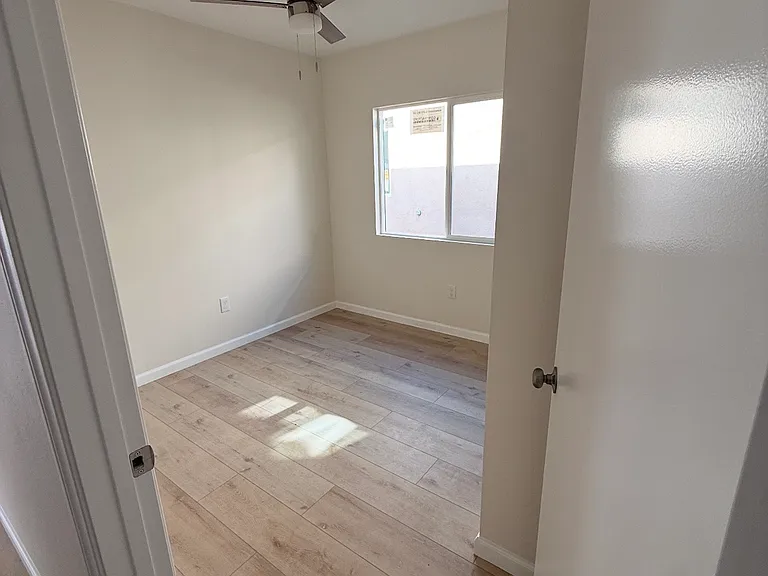 3637 Agnes Ave #B — Photo 9