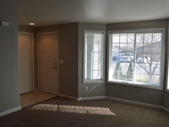 3rd image of 7915 Langara Dr