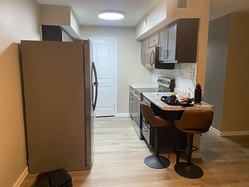 2nd image of 9814 Greenery Ln