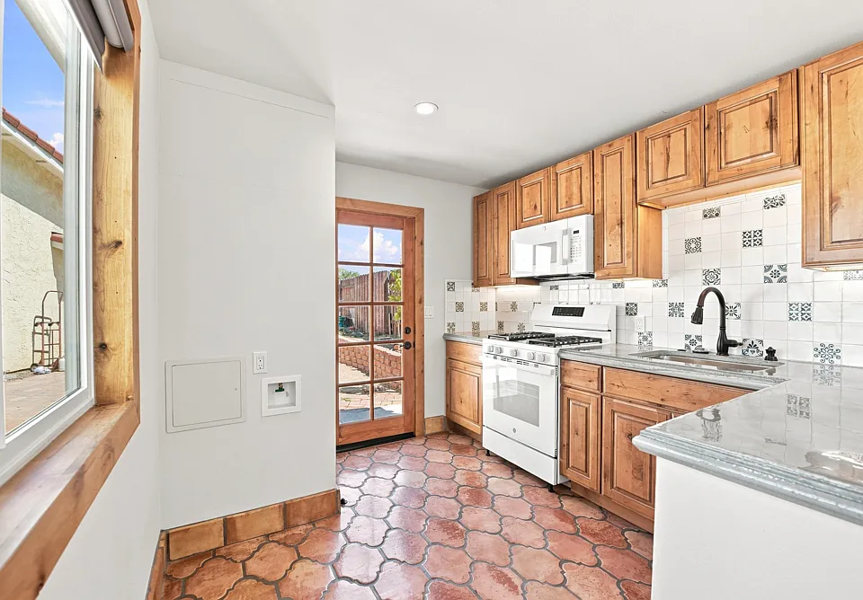 11 Dorrit Ct #2