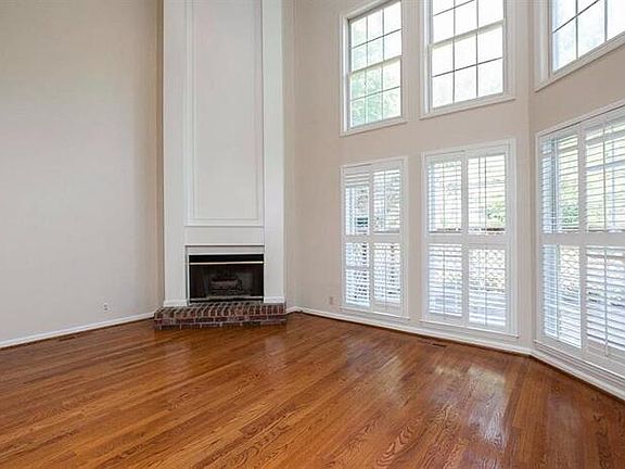 4th image of 118 Laural Hill Dr