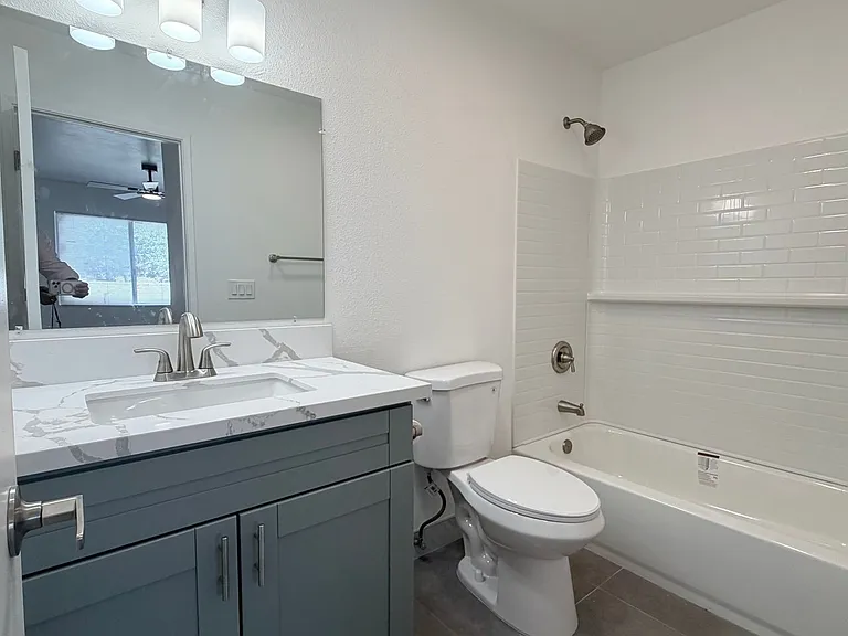 200 E Park Ave #4 — Photo 14