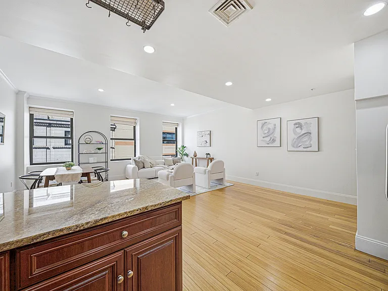 55 Temple Pl #4 — Photo 11