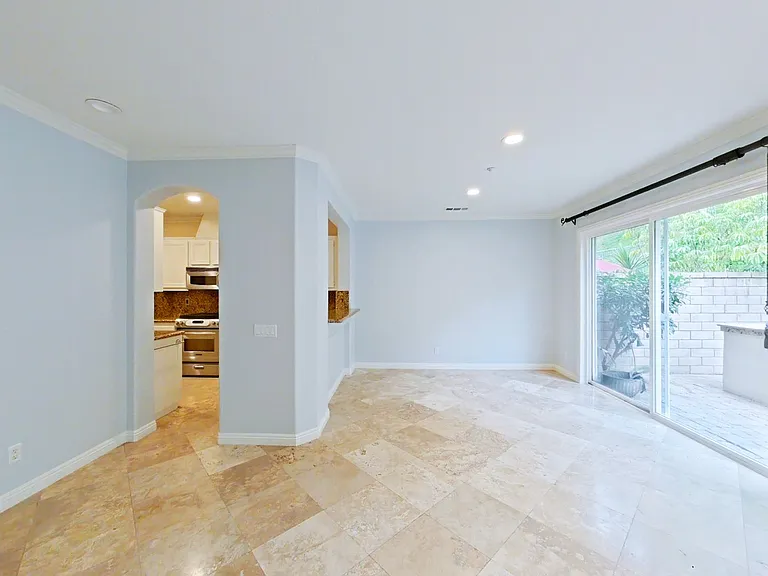 5 Avenida Brio — Photo 4