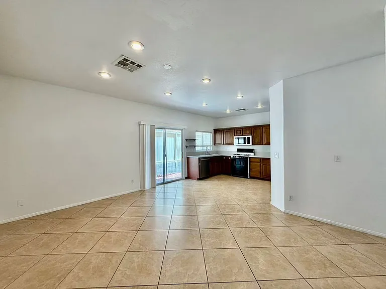 884 Blue Rosalie Pl — Photo 6