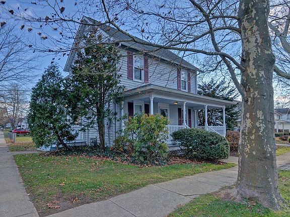 2nd image of 34 Monmouth Ave