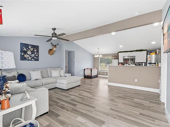 3rd image of 10810 SPORTSMAN TRAIL