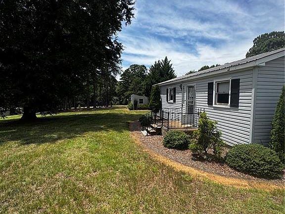 3rd image of 2167 Payne Rd