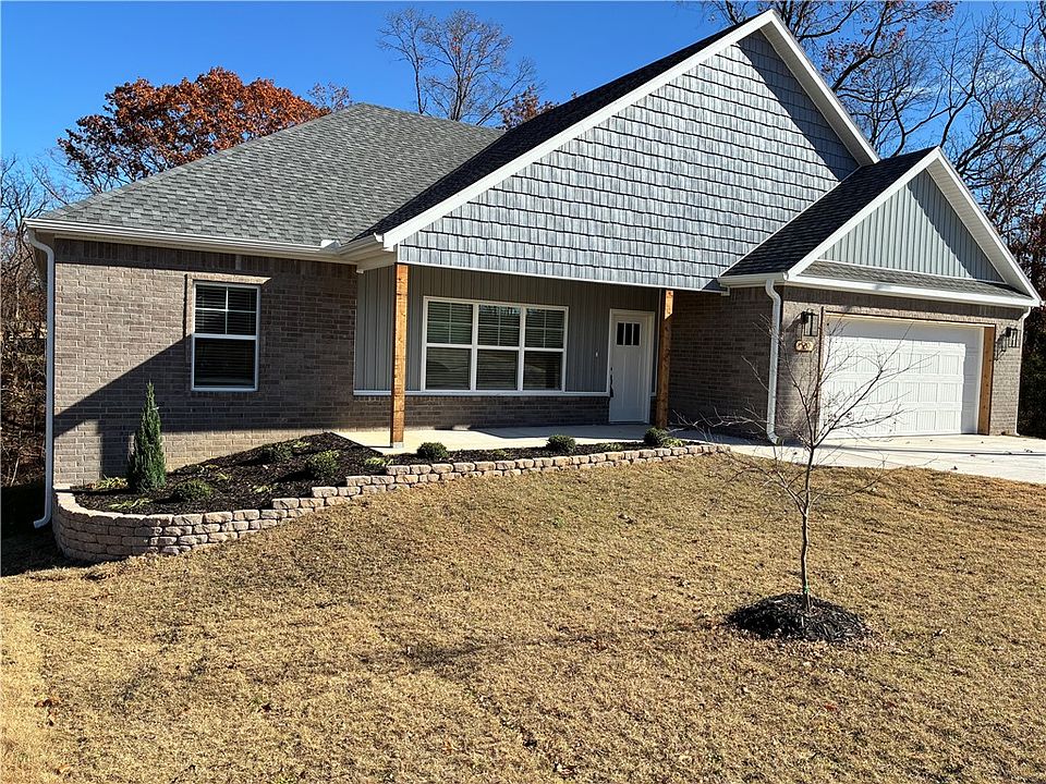 1st image of 29 Coalburn Dr