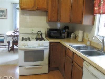 4th image of 1871 Chapel Hill Dr