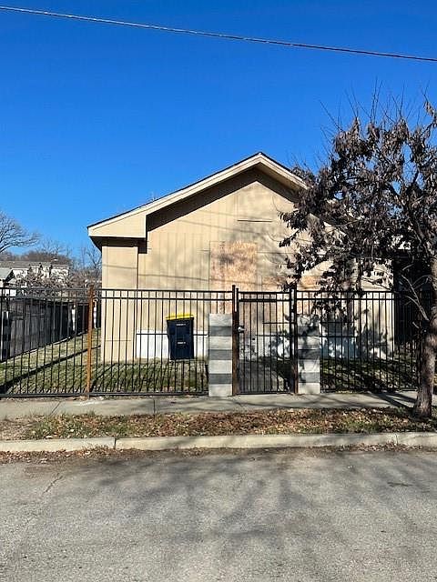 1st image of 2300 E 41st St