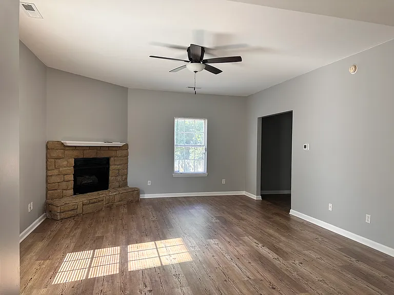 2736 Whiteberry Dr — Photo 4
