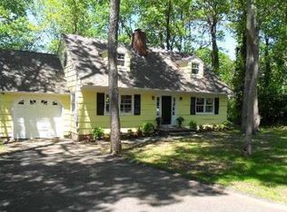 19 Huyler Ct, Setauket, NY 11733