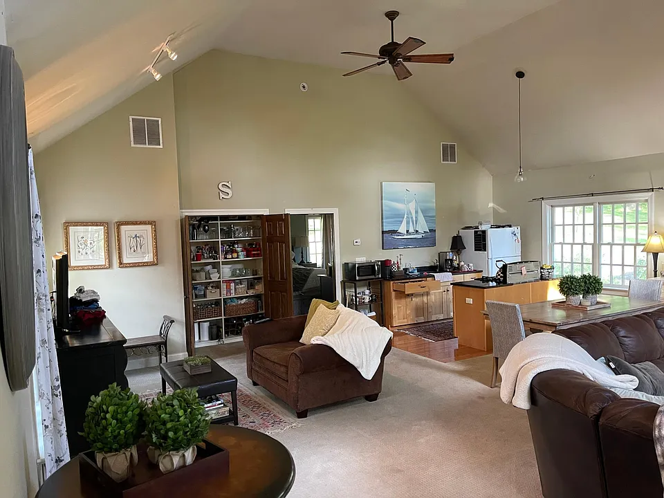 Many options for furniture configurations
