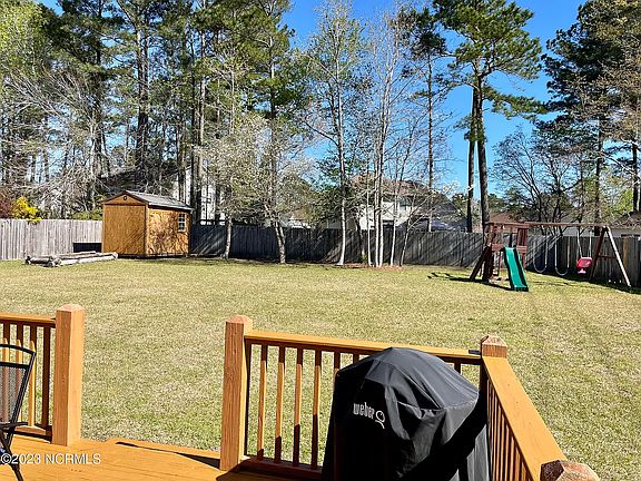 5th image of 354 Farina Dr