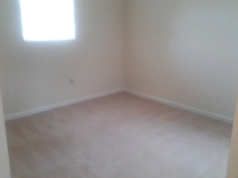 8516 Potomac Ave — Photo 12