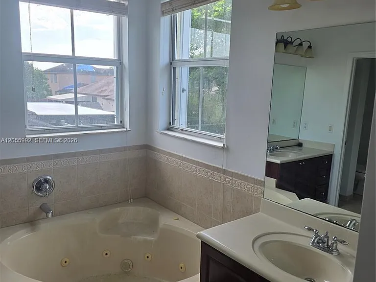 12745 SW 204th Ln — Photo 10