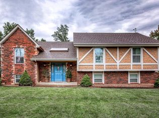 2909 Trenchard Dr, Independence, MO 64057