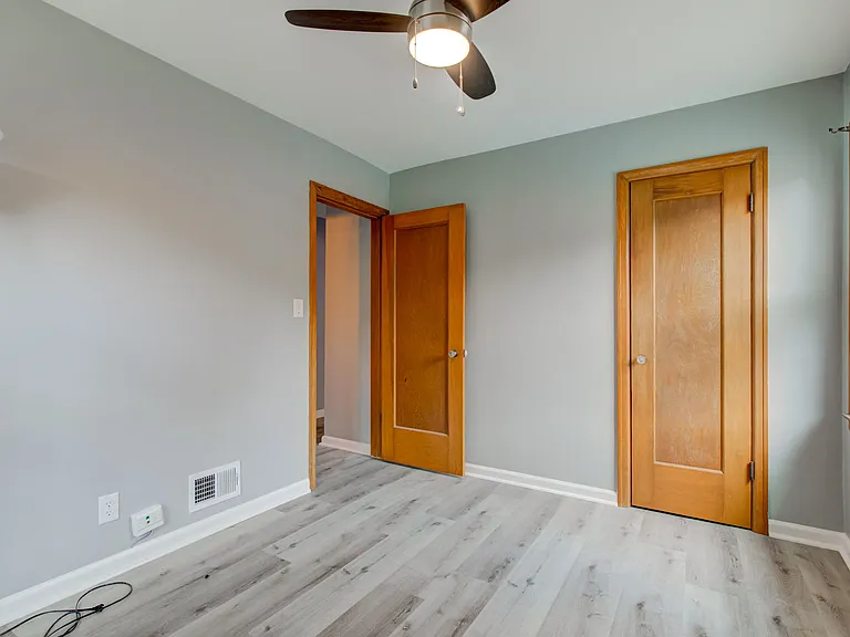 4610 Rookwood Ave — Photo 21