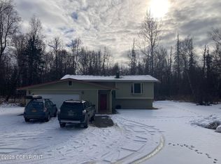 9450 N Palmer Fishhook Rd, Palmer, AK 99645