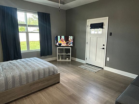 4th image of 20415 Majestic St #B