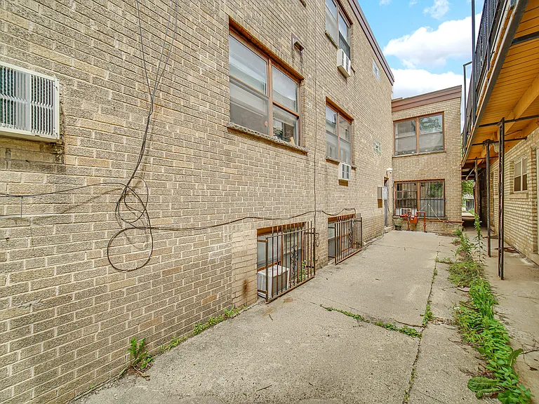 2620 W Foster Ave #1 — Photo 21