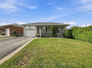 35 Norfield Cres, Toronto, ON M9W 1X5