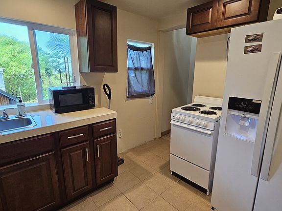 4th image of 77-6454 Kilohana St #B