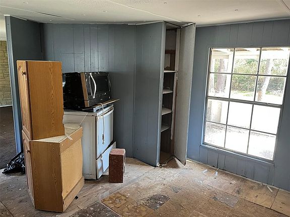 5th image of 593 Magnolia Park
