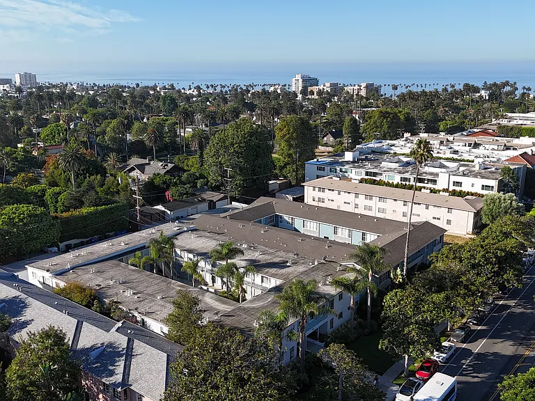 608 San Vicente Blvd — Photo 4
