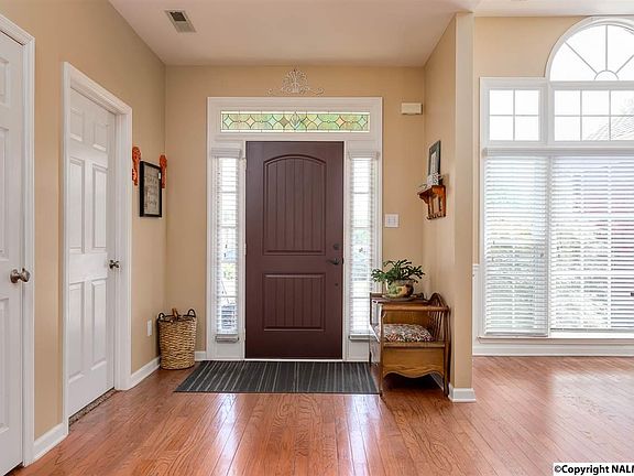 4th image of 2841 Willowick Trl SE