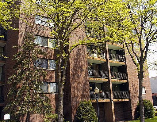 1st image of 11 W Green St APT 303
