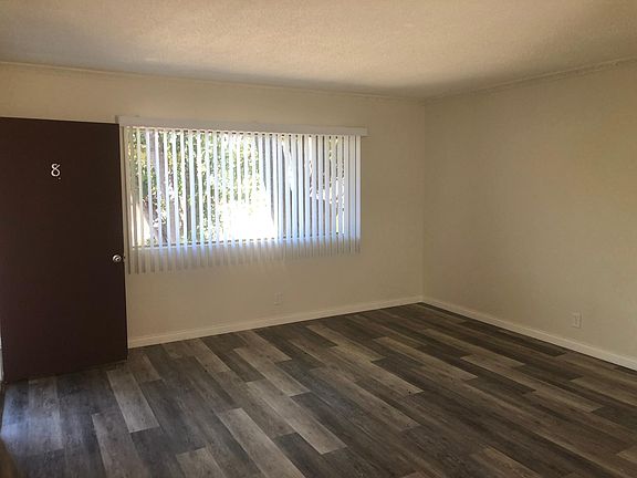 4th image of 328 W Loraine St #8